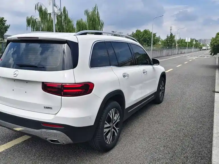 Mercedes-Benz GLB — миниатюра 4