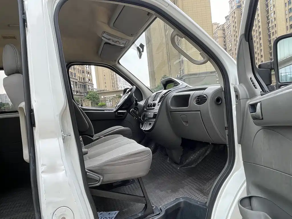 Maxus V80 2016 2.5T MT IV 9 мест