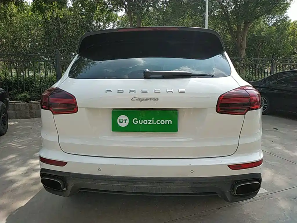 Porsche Cayenne — миниатюра 6