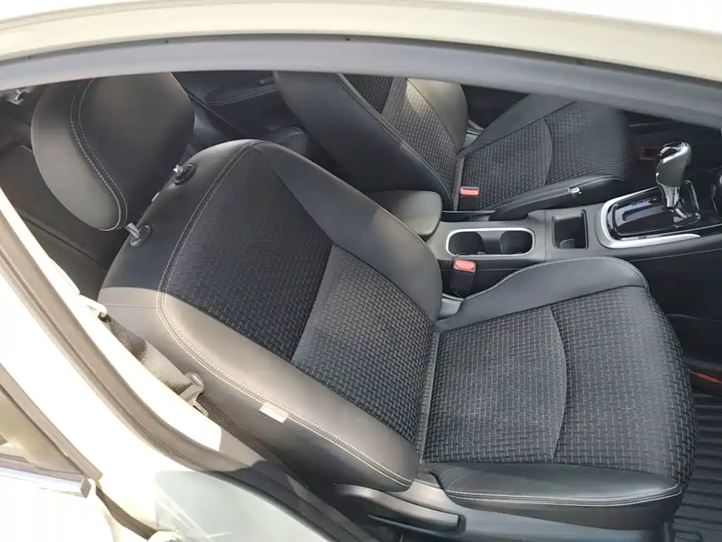 Nissan Tiida — миниатюра 25