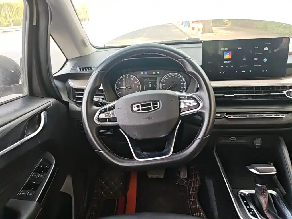 Geely Vision X3 — миниатюра 11