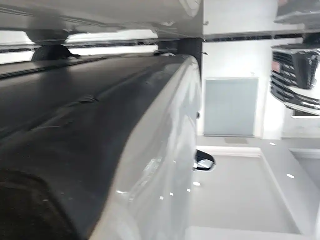 Tesla Model 3 — миниатюра 22