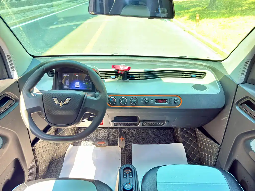 Wuling MINIEV — миниатюра 8