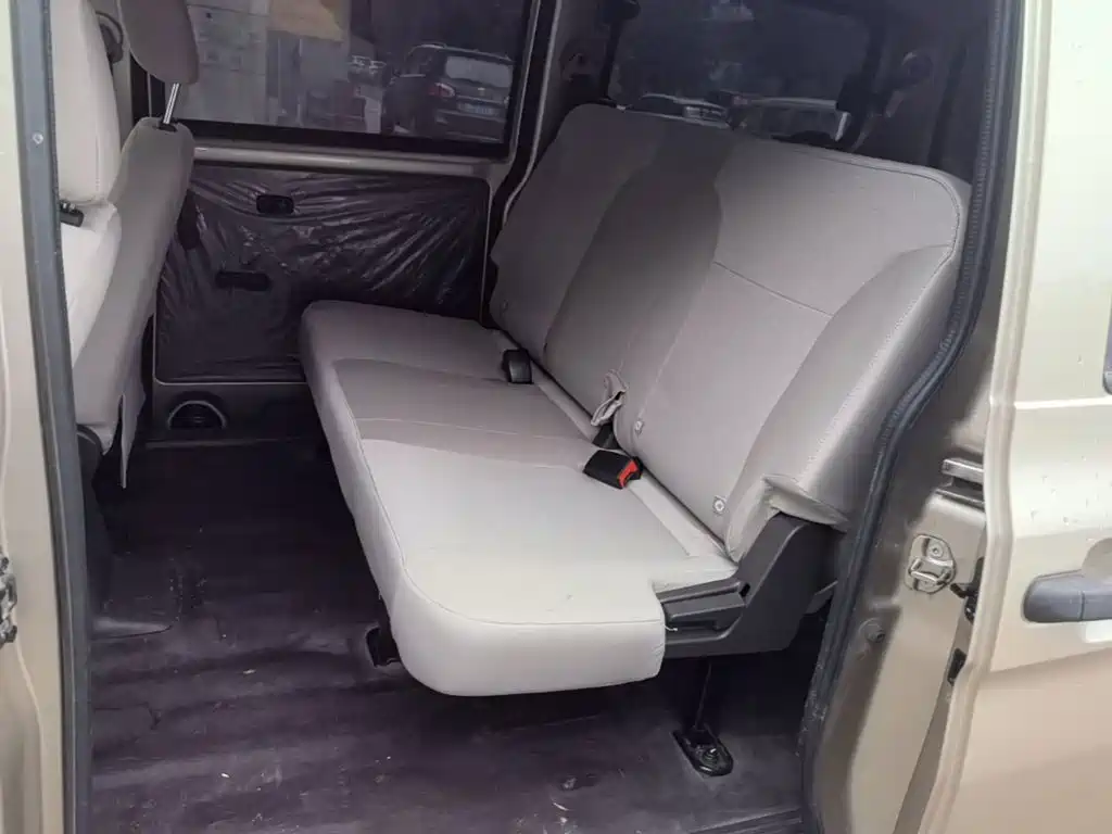 Wuling Hongguang V — миниатюра 17