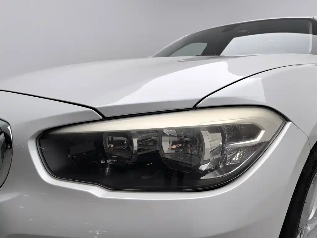 BMW 1 Series (Import) — миниатюра 7