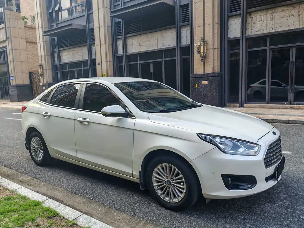 Ford Escort — миниатюра 3