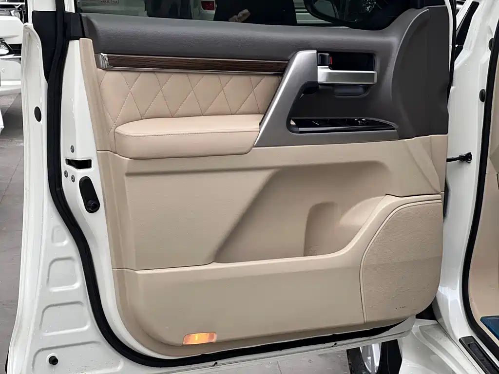 Toyota Land Cruiser — миниатюра 19