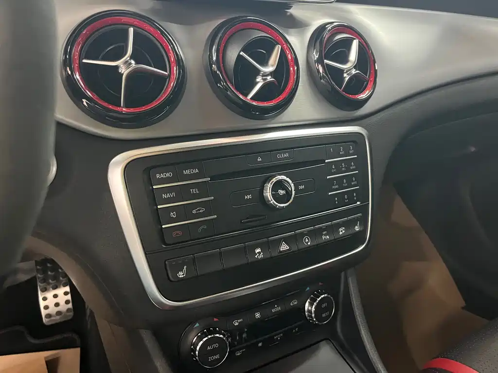 Mercedes-Benz GLA AMG — миниатюра 9