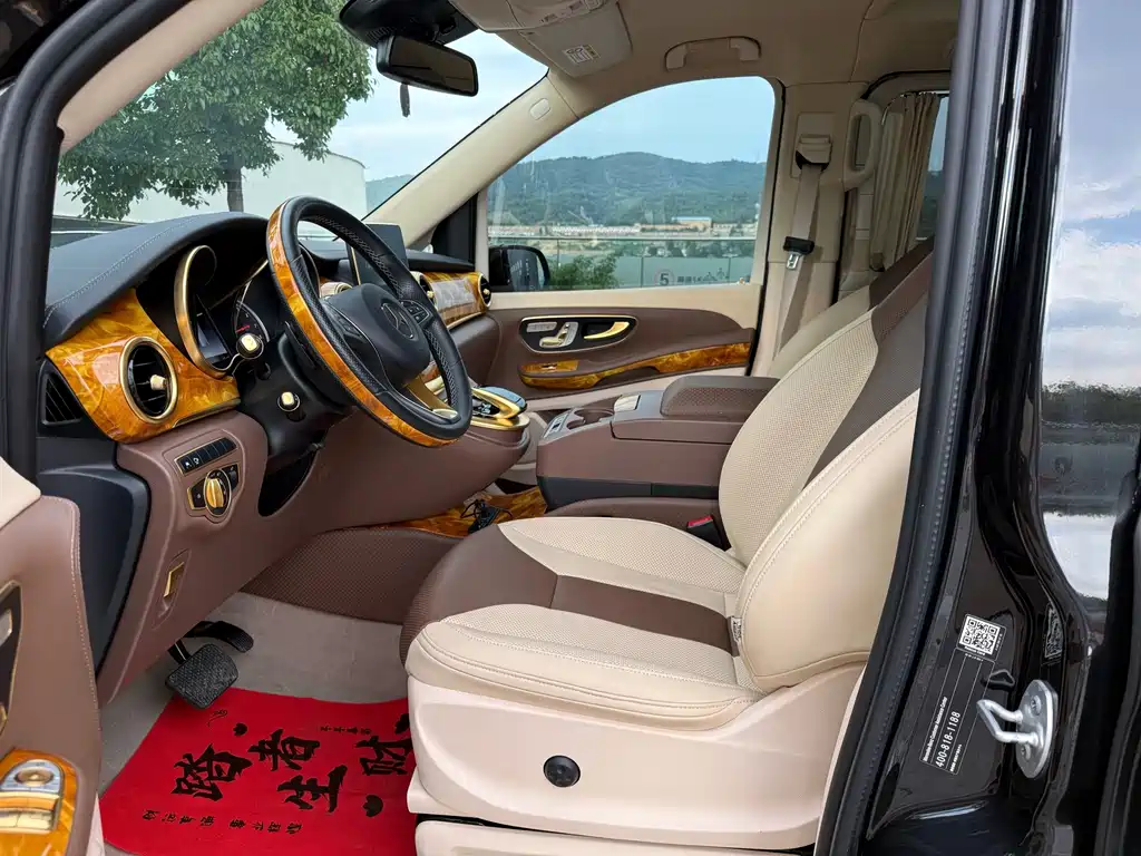 Mercedes-Benz V-Class — миниатюра 4