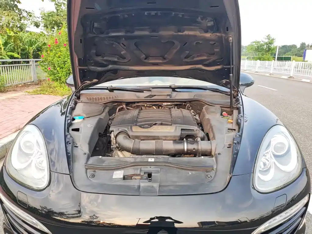 Porsche Cayenne — миниатюра 17