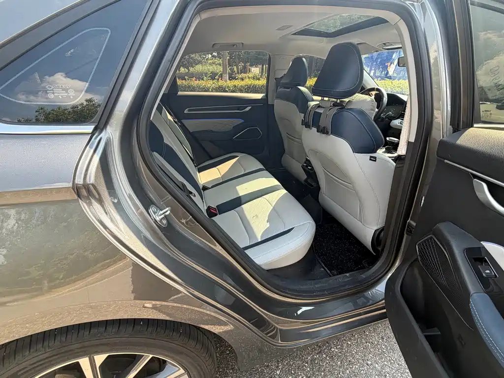 Geely Emgrand — миниатюра 6