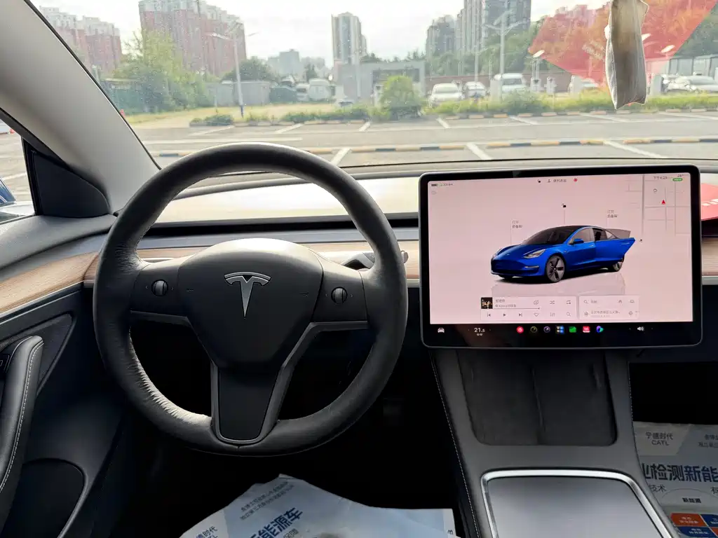 Tesla Model 3 — миниатюра 9