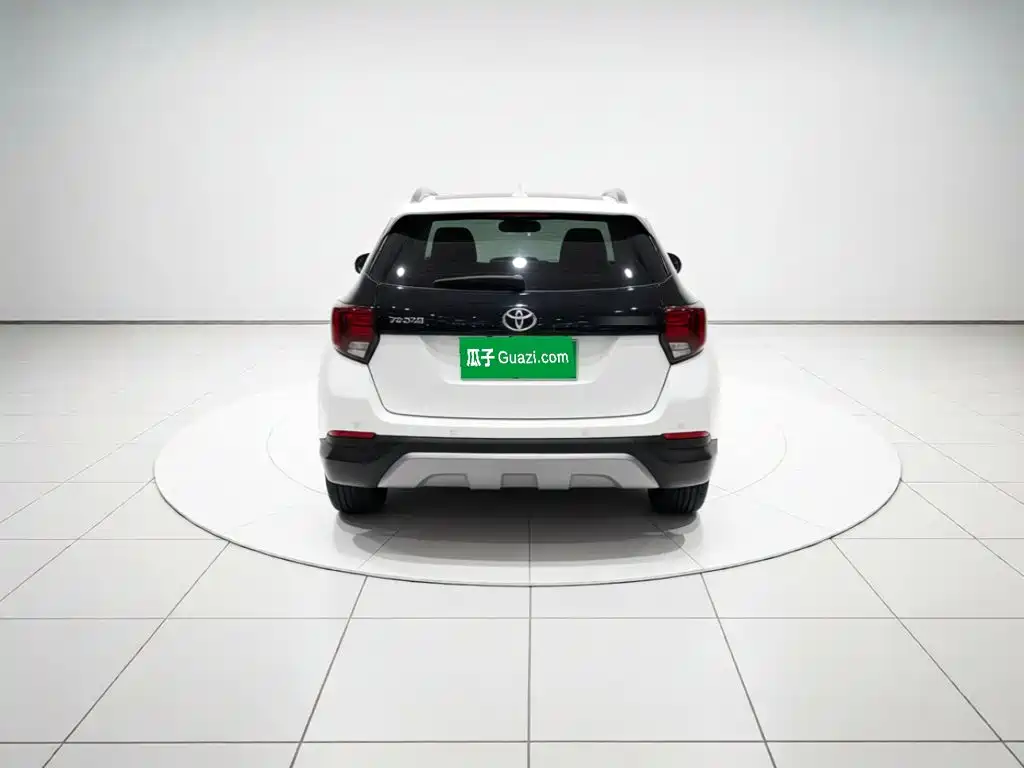 Toyota Yaris L — миниатюра 5