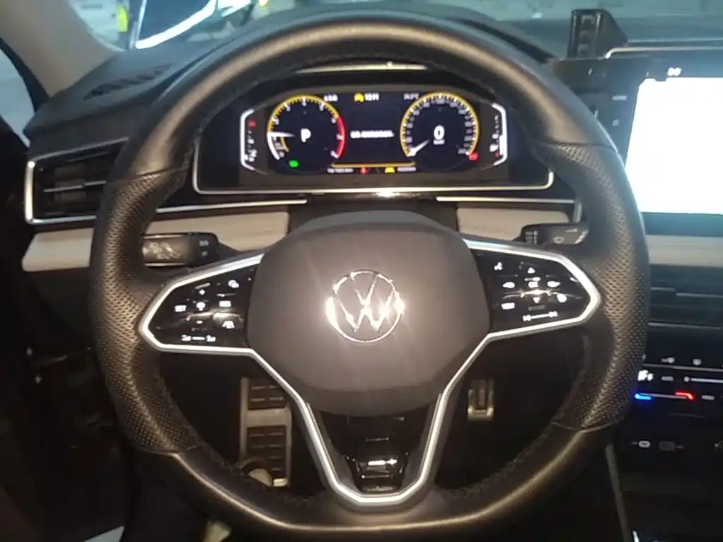 Volkswagen Tiguan L — миниатюра 11