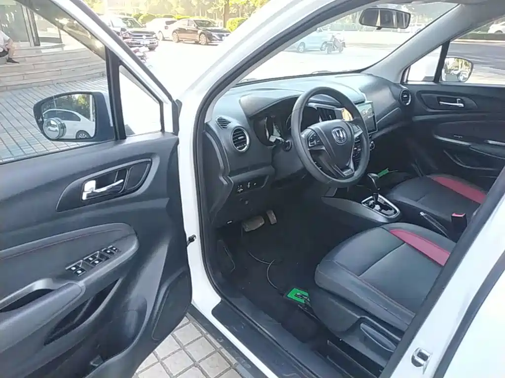 Changan CS15 — миниатюра 16