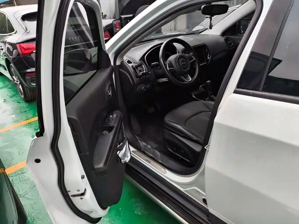 Jeep Compass — миниатюра 17