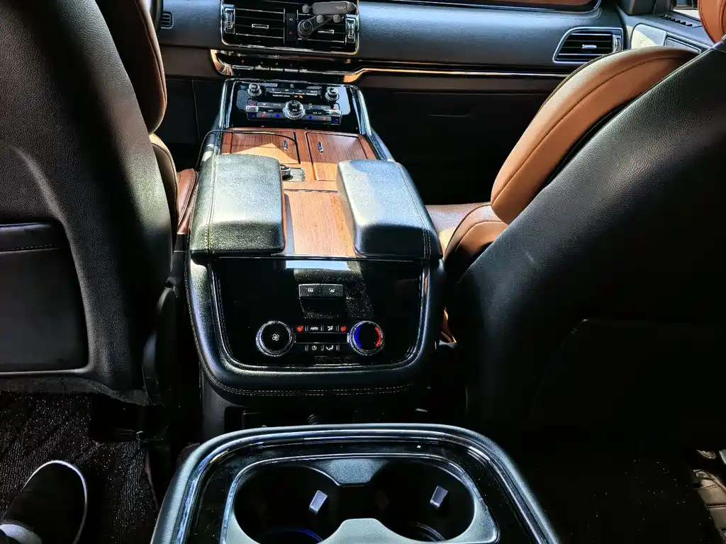 Lincoln Navigator — миниатюра 10