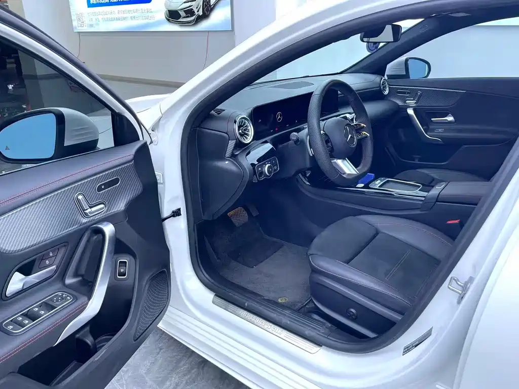 Mercedes-Benz A-Class — миниатюра 4