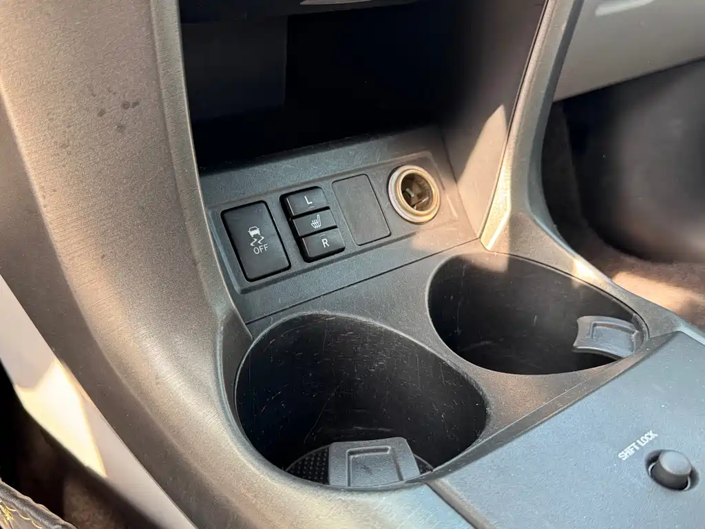Toyota RAV4 — миниатюра 14