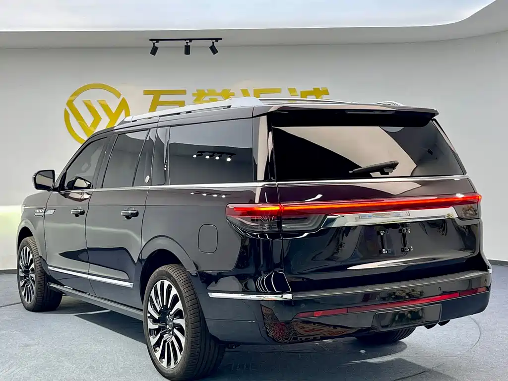 LINCOLN NAVIGATOR ONE