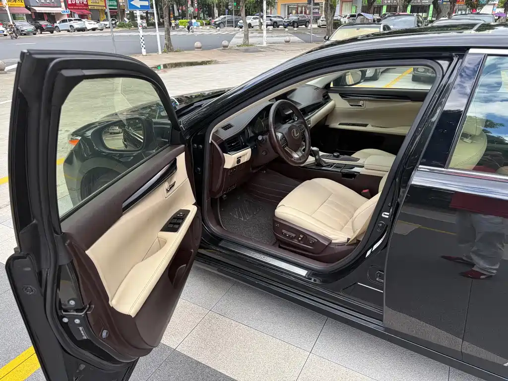 Lexus ES — миниатюра 10