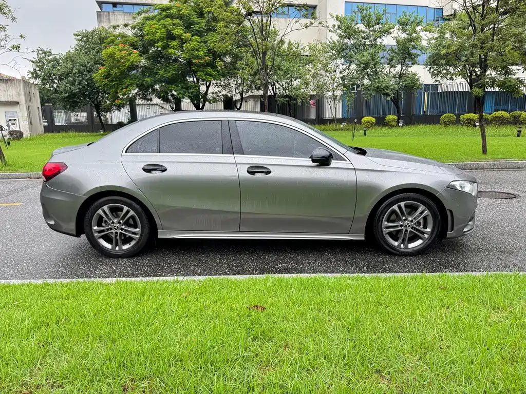 Mercedes-Benz A-Class — миниатюра 8