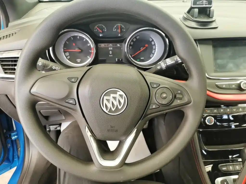 Buick Verano — миниатюра 11