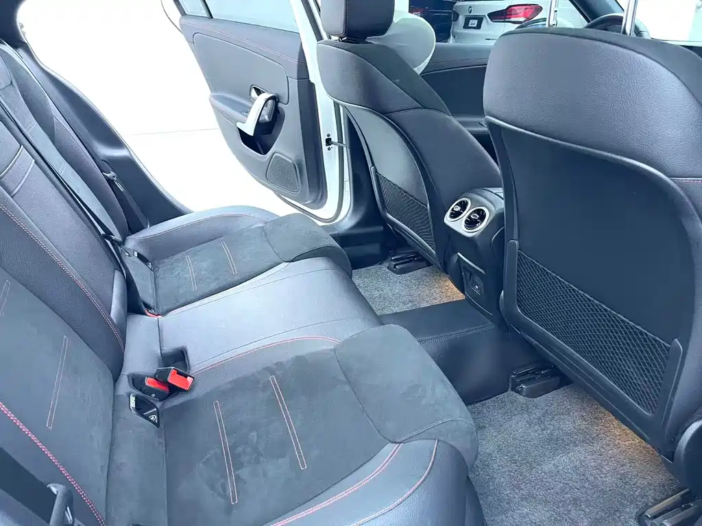 Mercedes-Benz A-Class — миниатюра 9