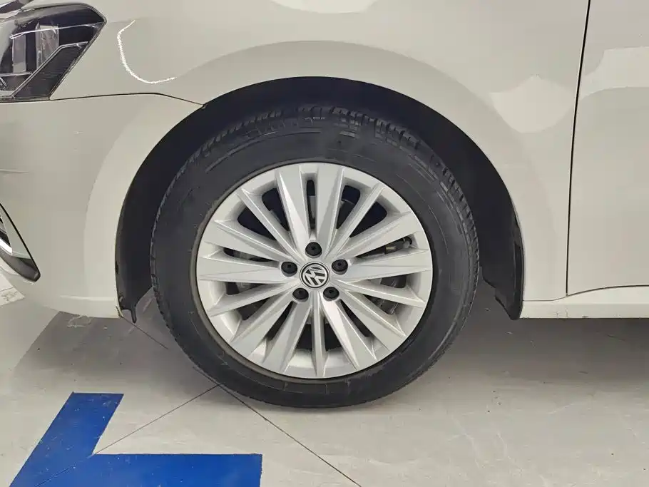 Volkswagen Lavida — миниатюра 6