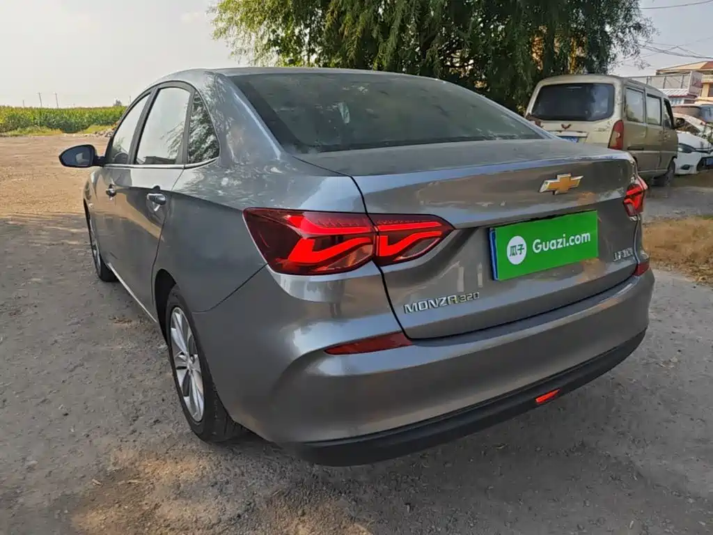 Chevrolet Monza — миниатюра 5