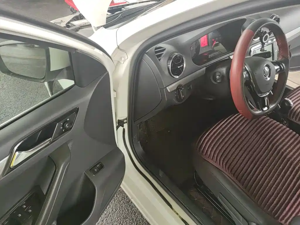 Volkswagen Jetta — миниатюра 12