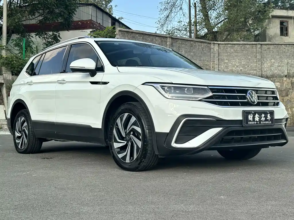 Volkswagen Tiguan L 2024 — фото 3