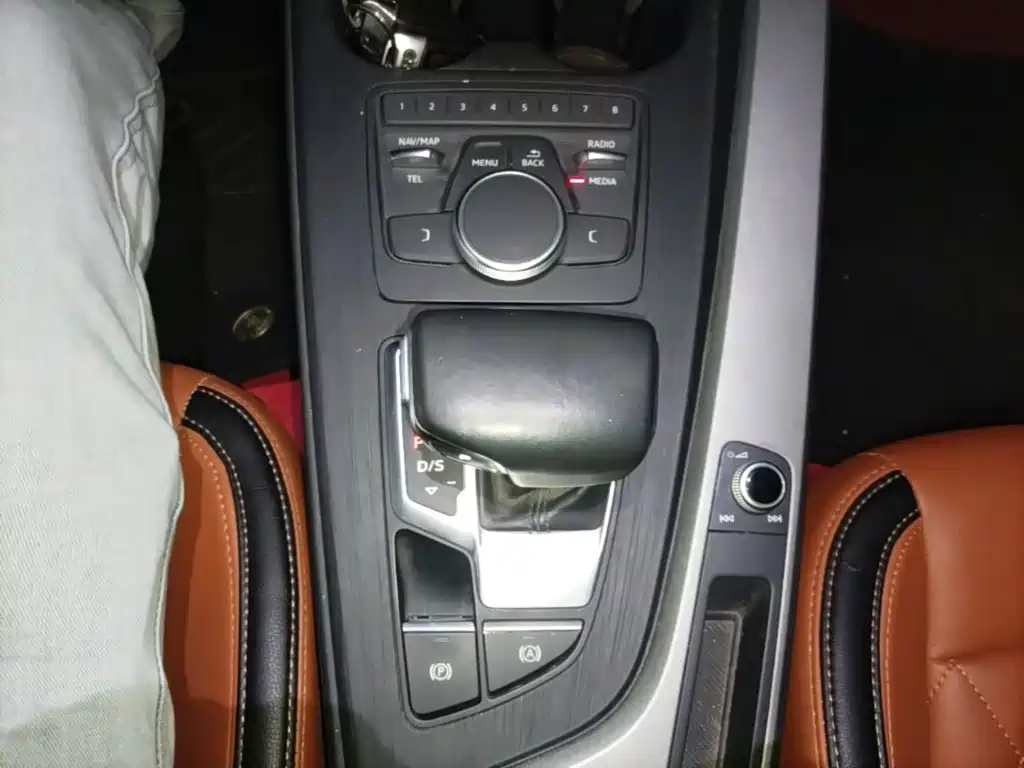 Audi A4L — миниатюра 14
