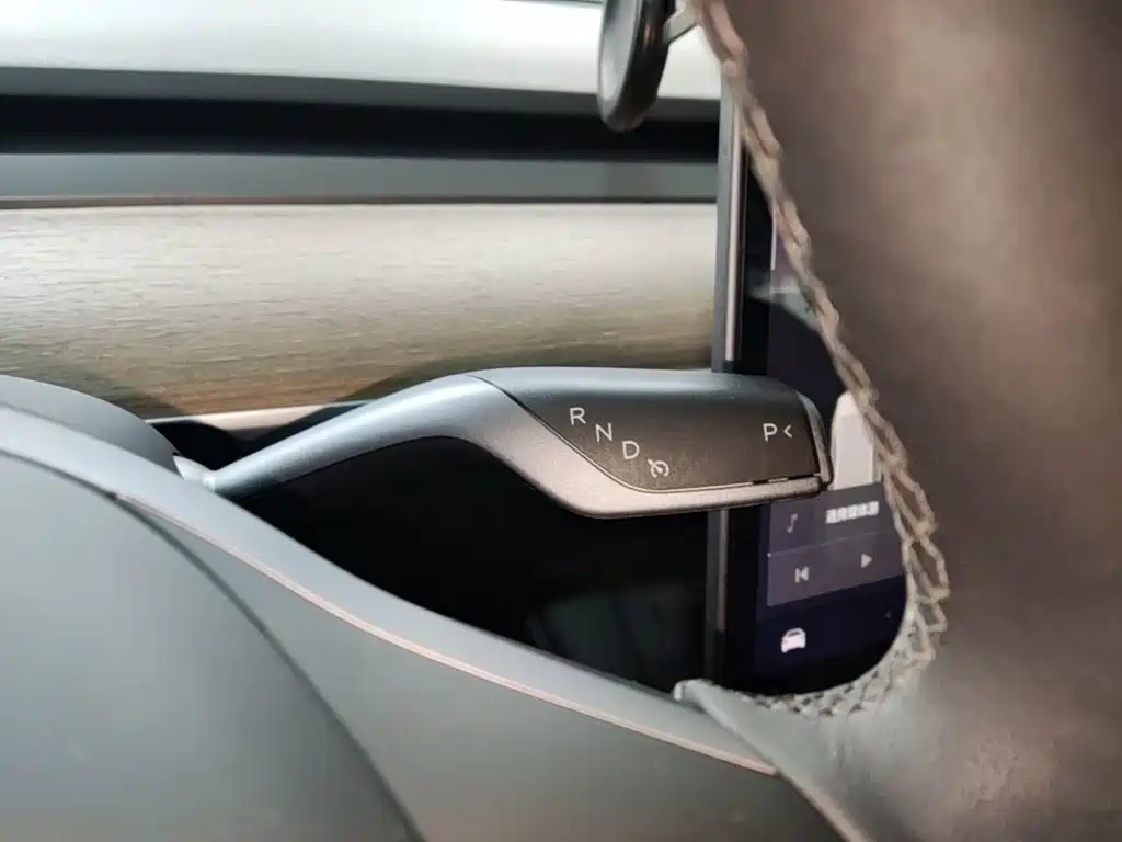 Tesla Model 3 — миниатюра 14