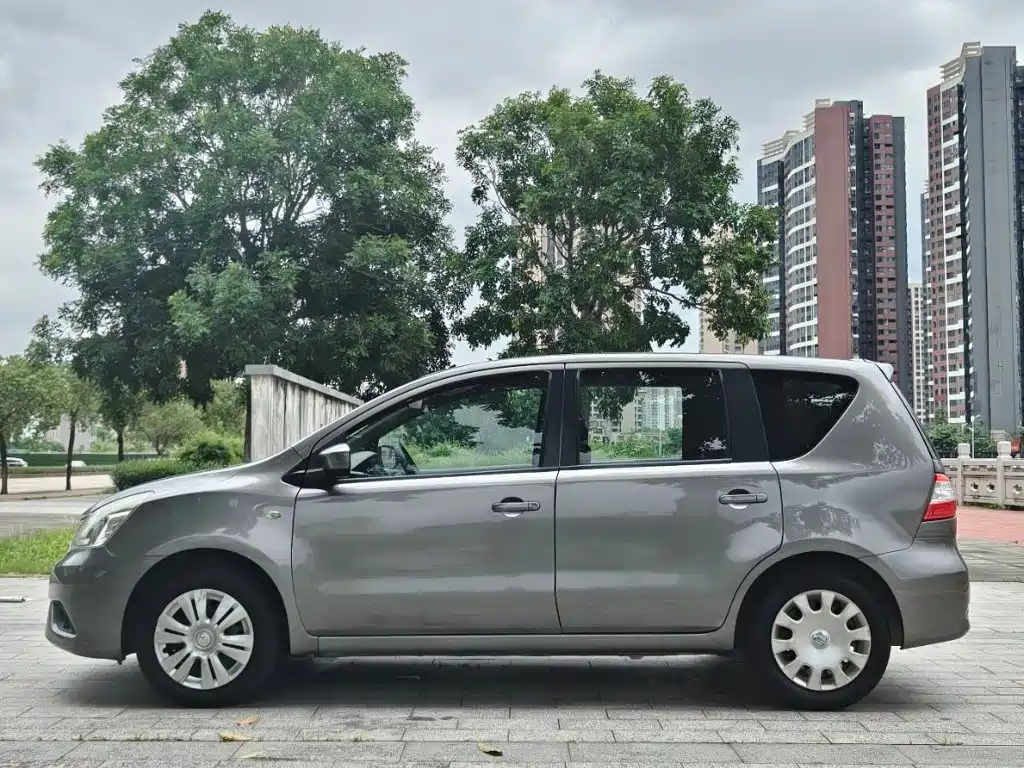 Nissan Livina — миниатюра 10