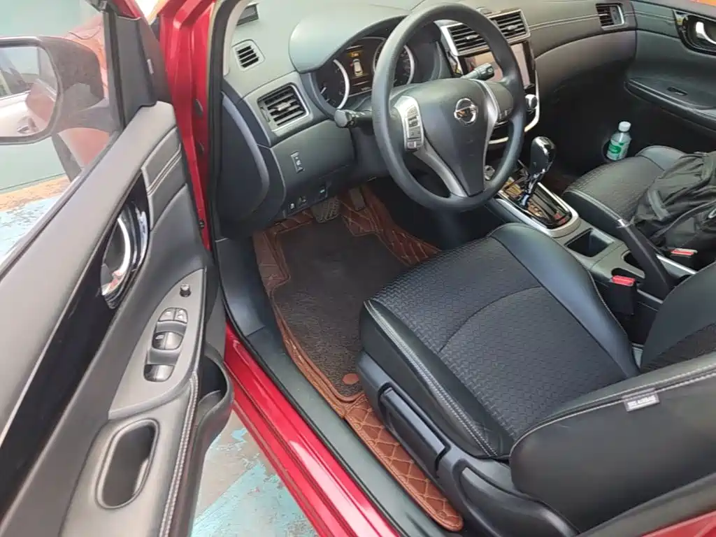 Nissan Tiida — миниатюра 16