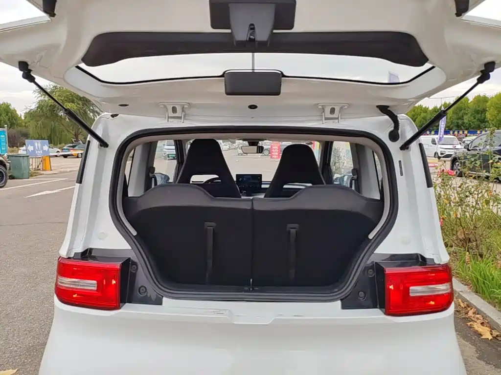 Wuling MINIEV — миниатюра 19