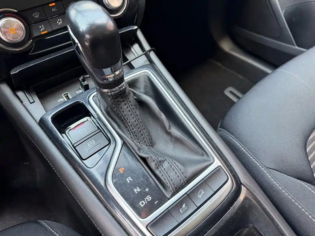 Roewe RX3 — миниатюра 3