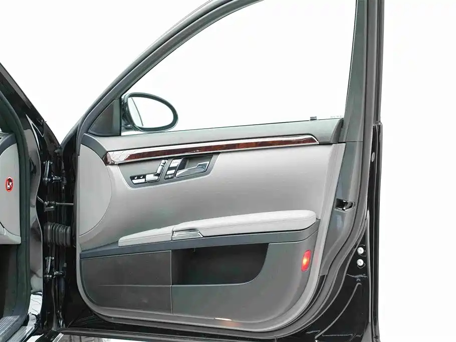 Mercedes-Benz S-Class — миниатюра 17