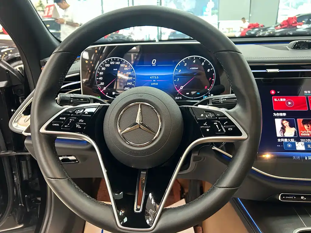 Mercedes-Benz E-Class — миниатюра 16