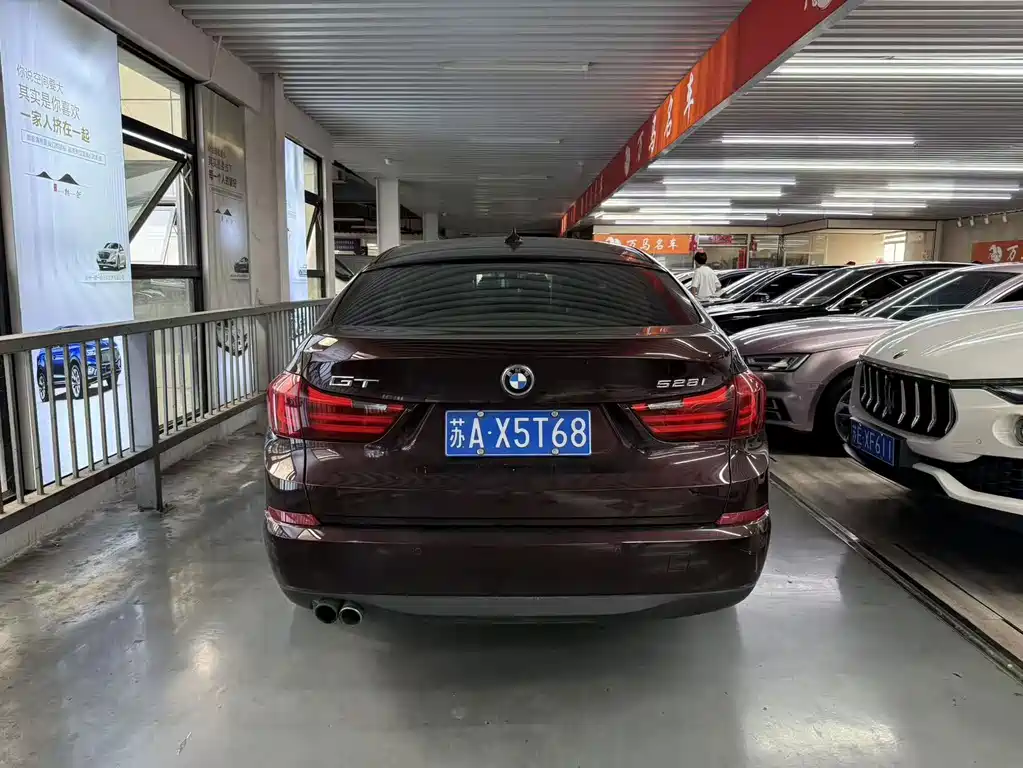 BMW 5 Series GT — миниатюра 8