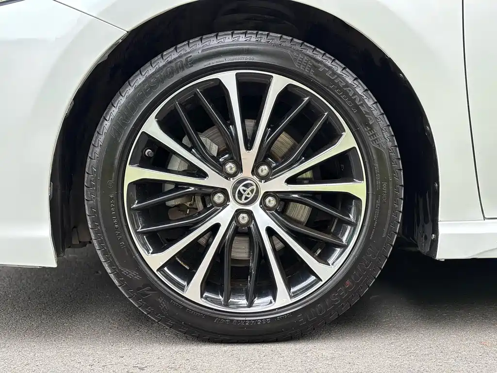 Toyota Camry — миниатюра 29