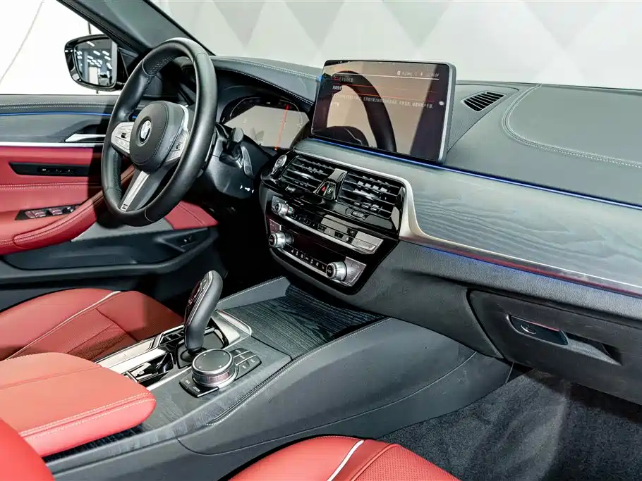BMW 5 Series — миниатюра 17