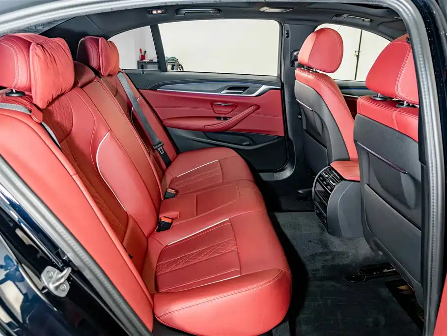 BMW 5 Series — миниатюра 20