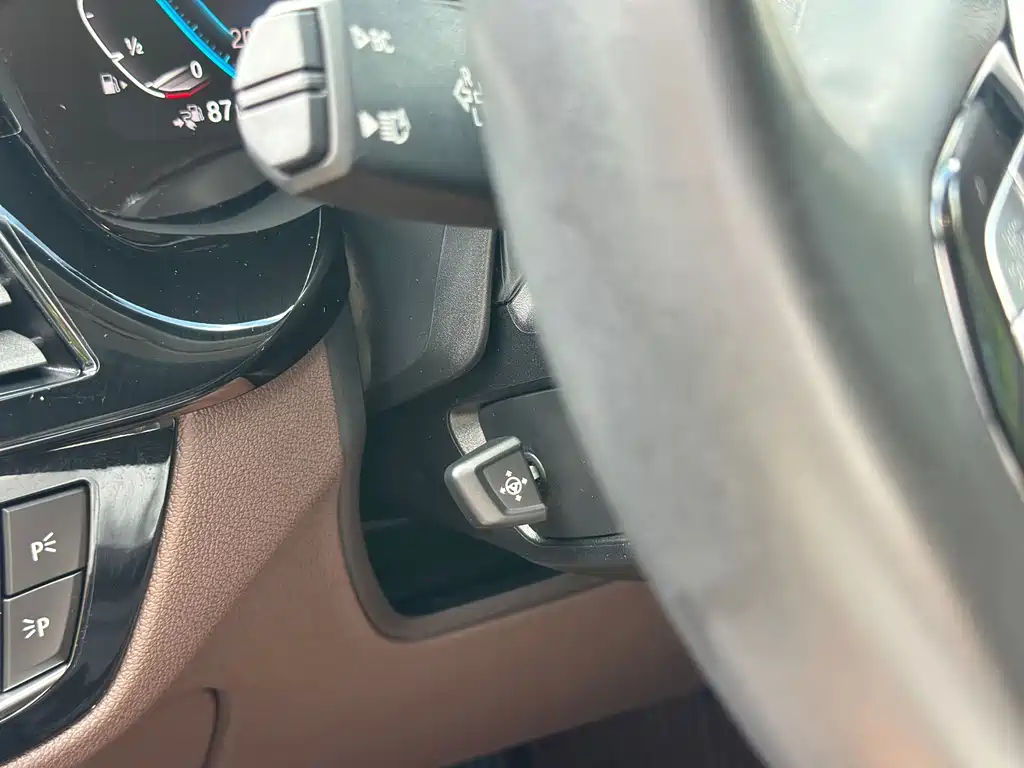 BMW 5 Series New Energy — миниатюра 17