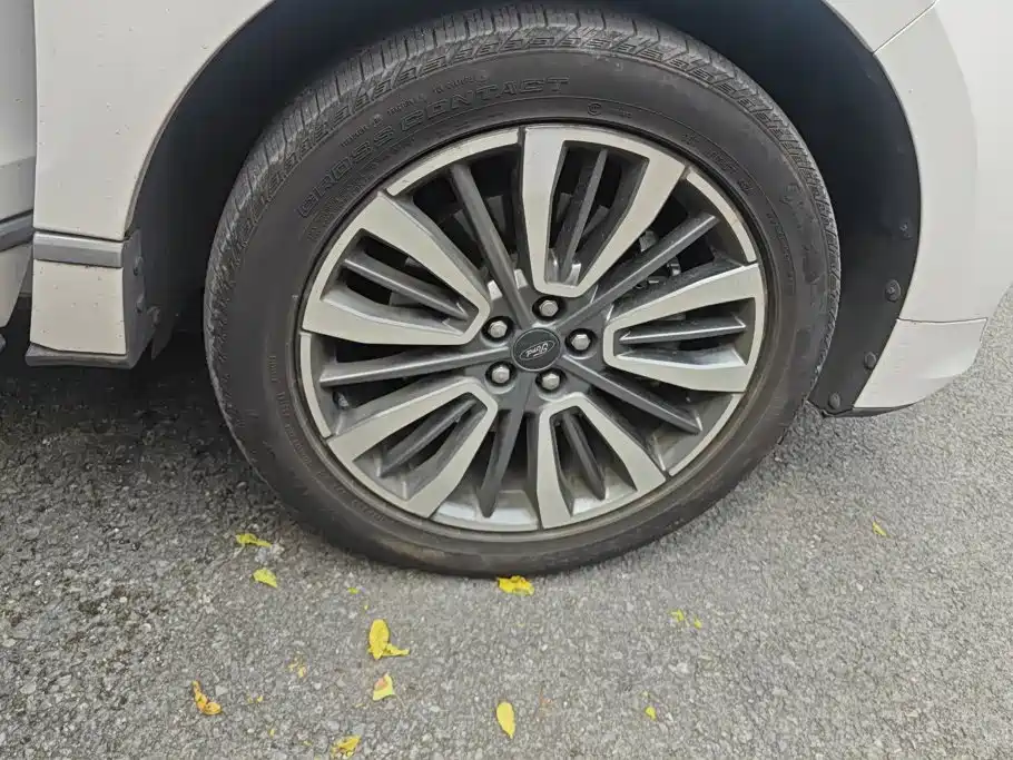 Ford Edge — миниатюра 6
