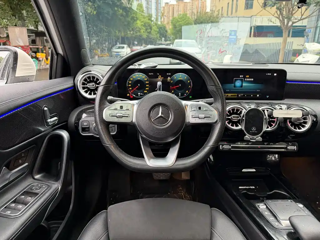 Mercedes-Benz A-Class — миниатюра 14