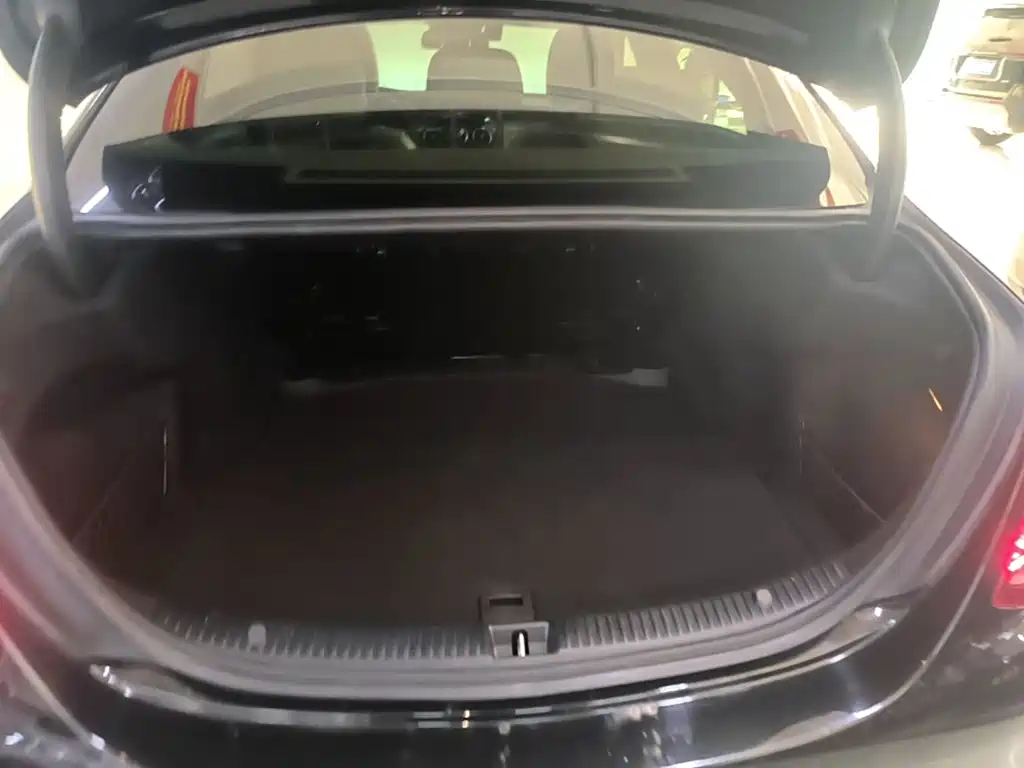 Mercedes-Benz C-Class — миниатюра 19