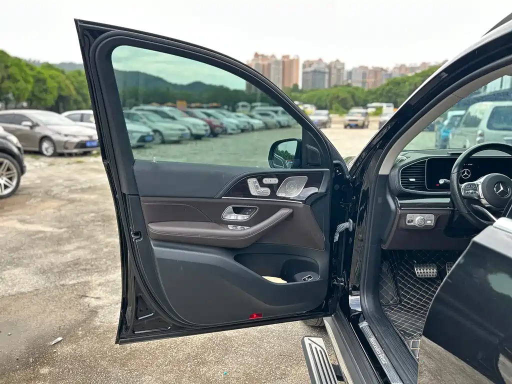 Mercedes-Benz GLS — миниатюра 9