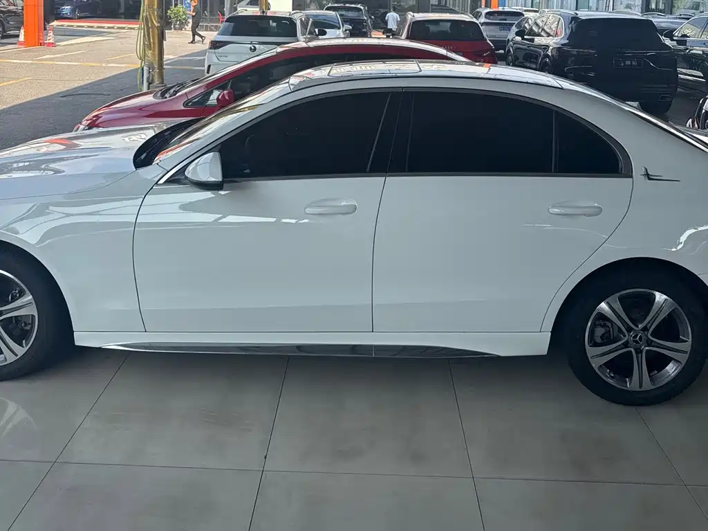 Mercedes-Benz C-Class — миниатюра 3